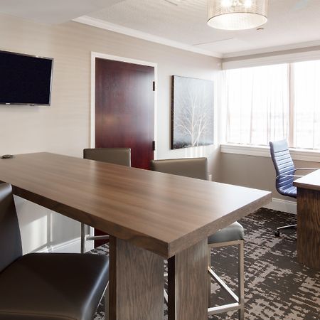Crowne Plaza Hotel Moncton Downtown By Ihg Bagian luar foto
