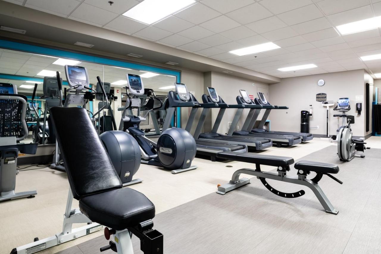 Crowne Plaza Hotel Moncton Downtown By Ihg Bagian luar foto