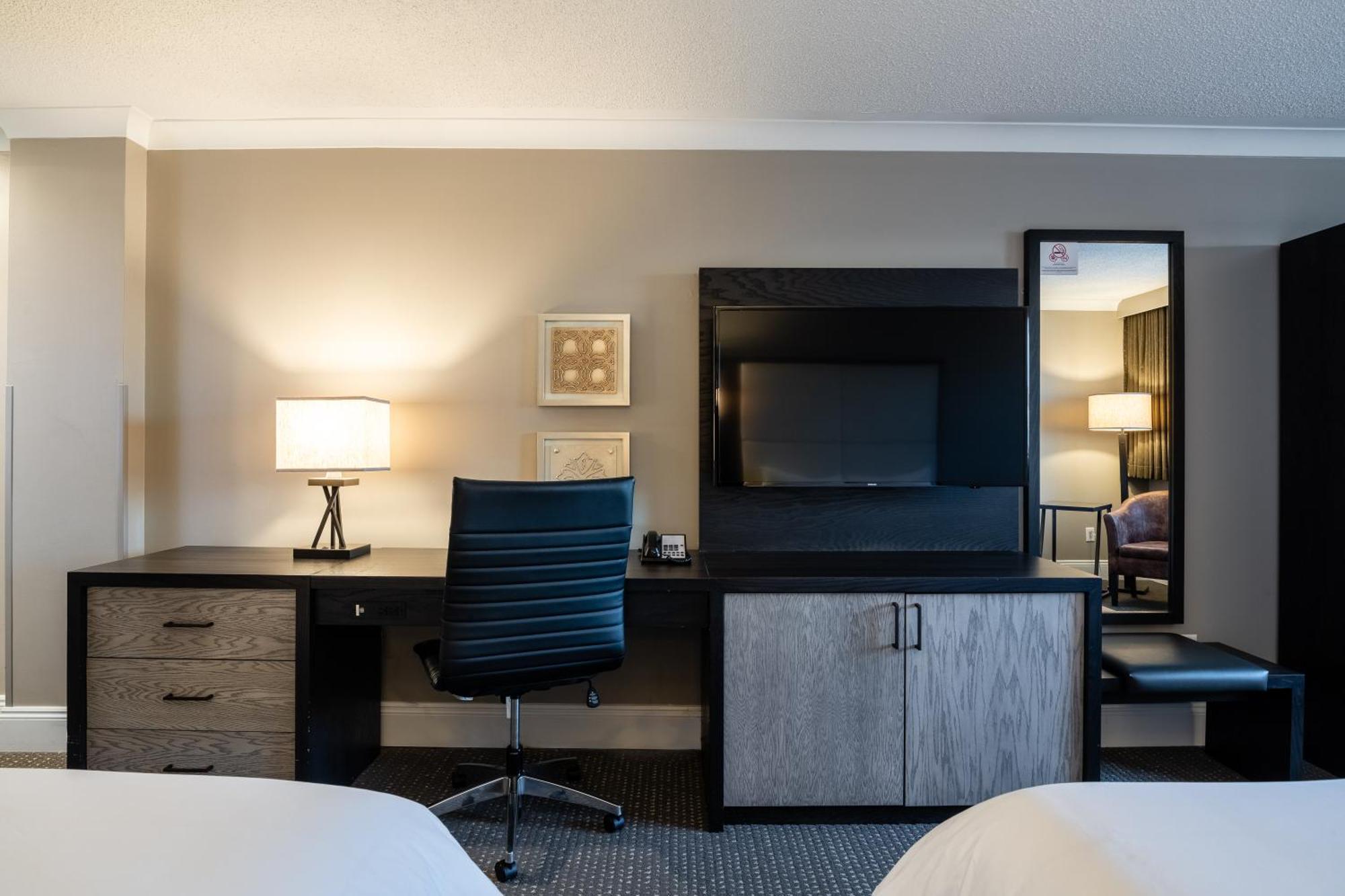 Crowne Plaza Hotel Moncton Downtown By Ihg Bagian luar foto