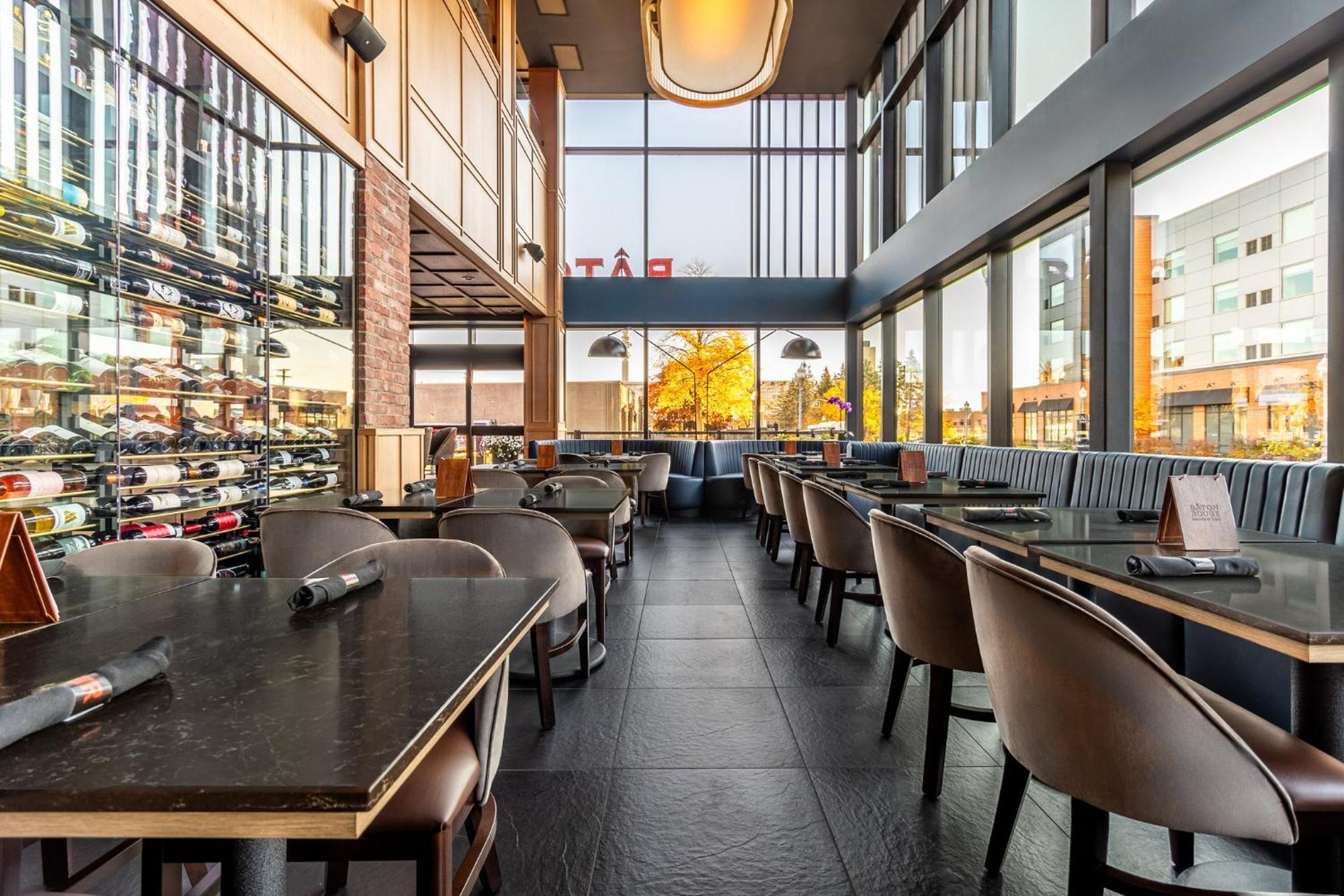 Crowne Plaza Hotel Moncton Downtown By Ihg Bagian luar foto