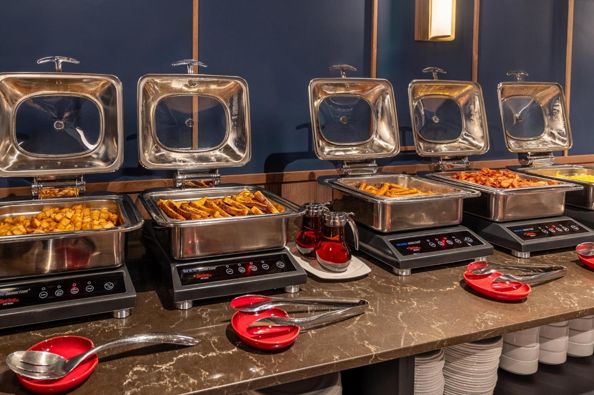 Crowne Plaza Hotel Moncton Downtown By Ihg Bagian luar foto