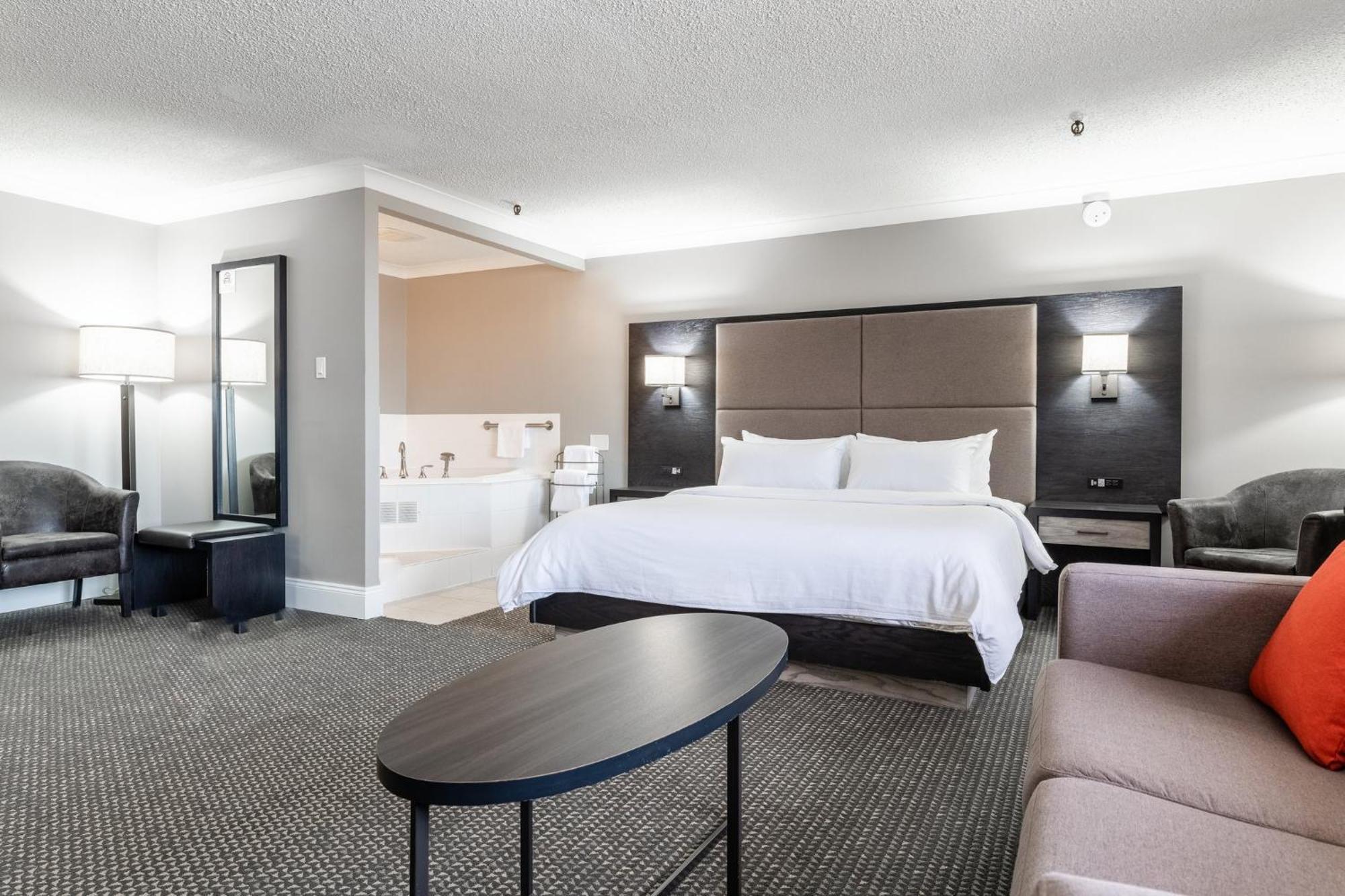 Crowne Plaza Hotel Moncton Downtown By Ihg Bagian luar foto